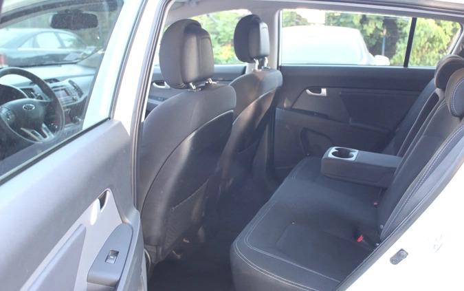 Kia Sportage cena 44800 przebieg: 159000, rok produkcji 2013 z Toruń małe 67